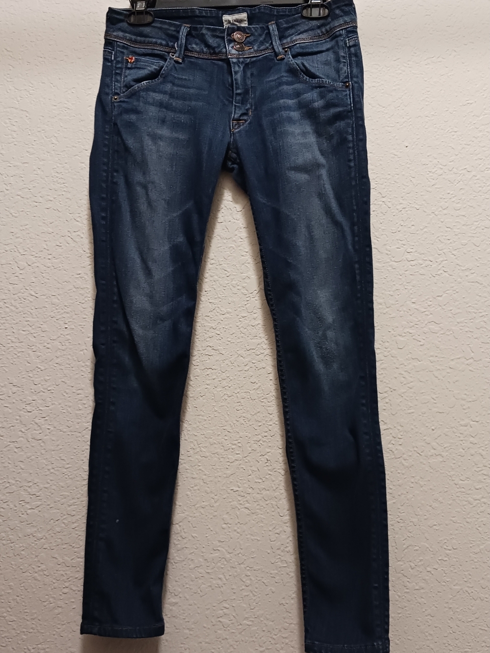 Women's Hudson Jeans With Back Pocket Flaps Size 27